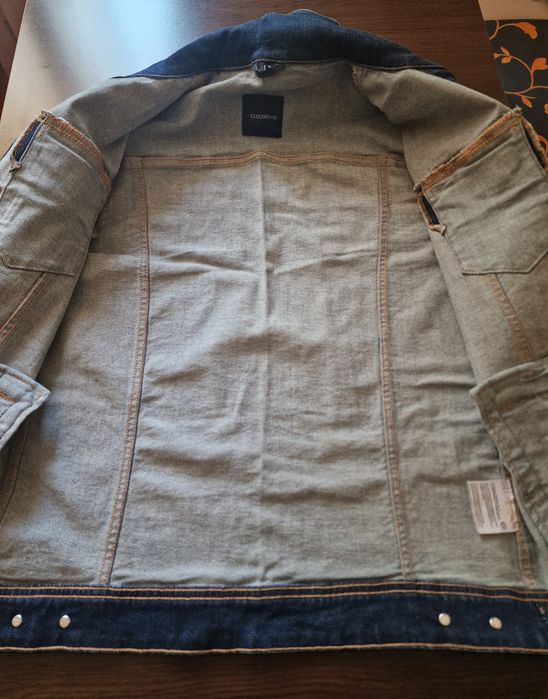 Geaca din denim.