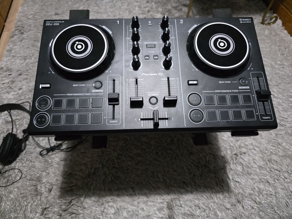 Pioneer Midi controler/dj пулт DDJ 200