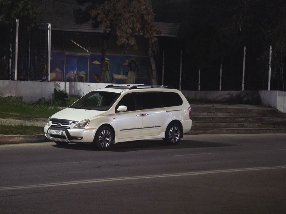 Kia karnival sotilad