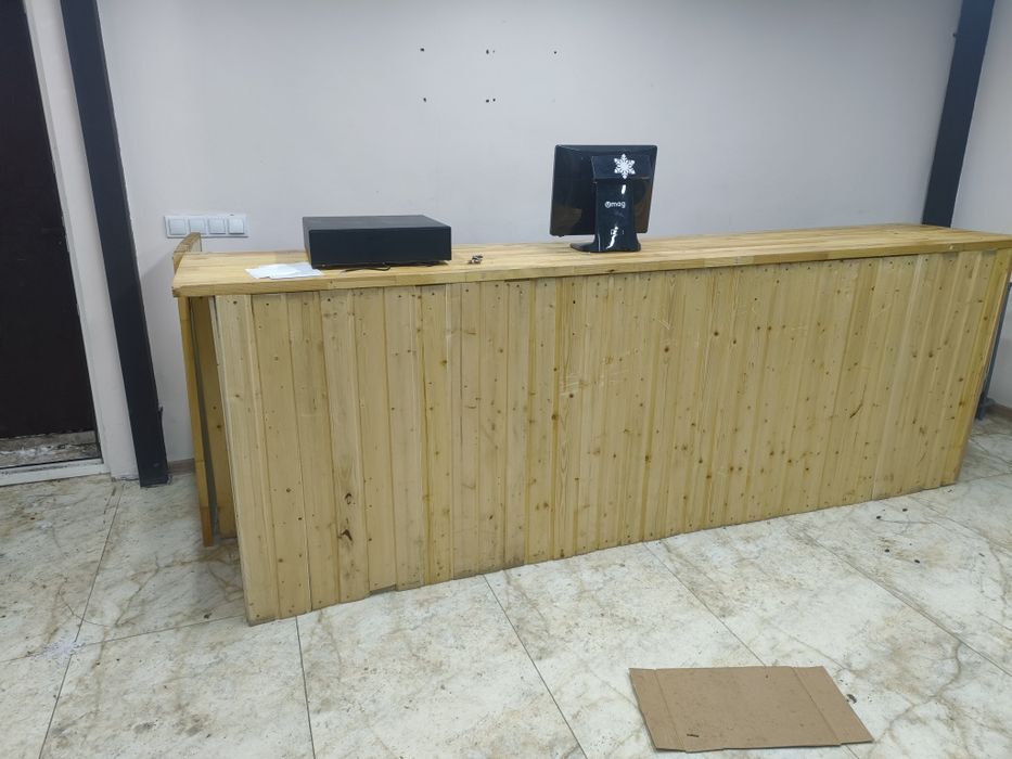 Стеллажи островок зона кассы