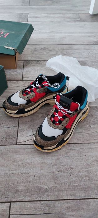 Женская обувь , новая