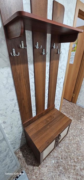 Вешалка в прихожую