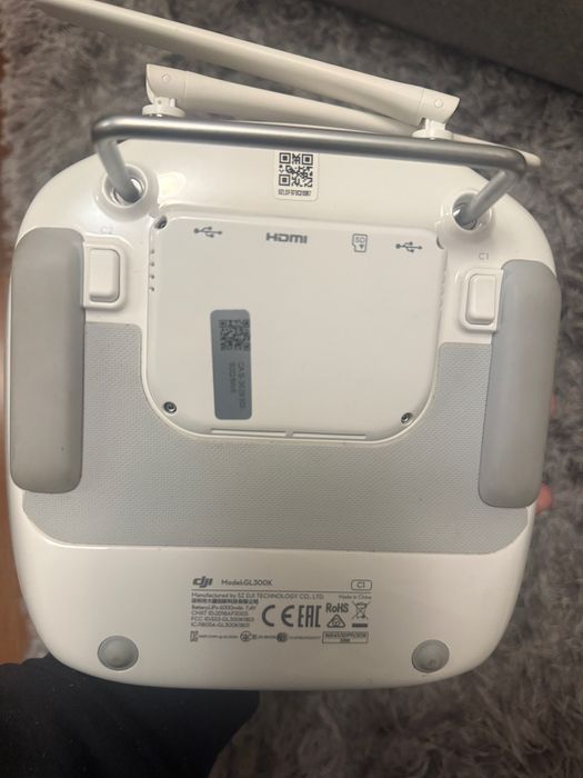 Dronă DJI Phantom 4 Pro / telecomandă cu ecran / completă + cutie