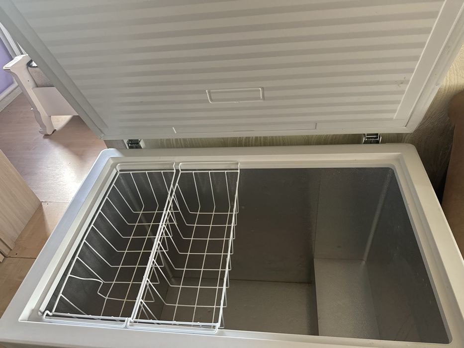 Продам морозильник