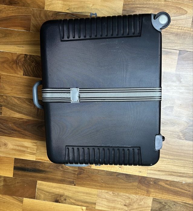 Чемодан вместительный