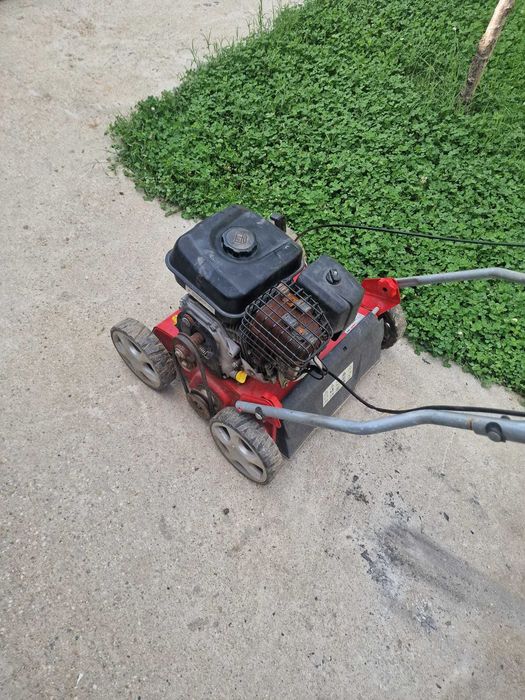 Scarificator pe benzina HECHT, Briggs Stratton 4cp in 4 timpi Stare f