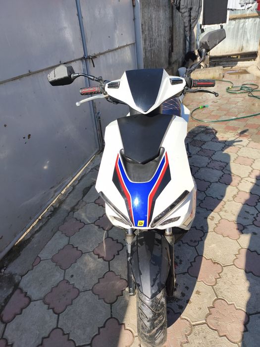 Motocicleta beeline motor 49