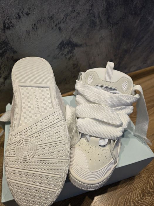 Vând Lanvin curb   42  White
