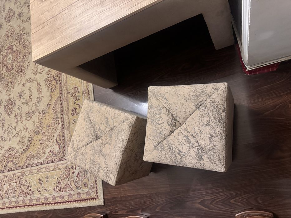 Продается диван для гостинной