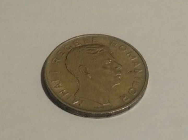 Moneda romaneasca cu regele Mihai I - an 1944 - 100 de lei - XF