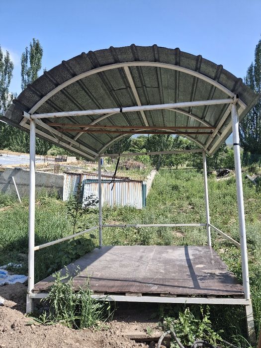 Тапчан железный компактный