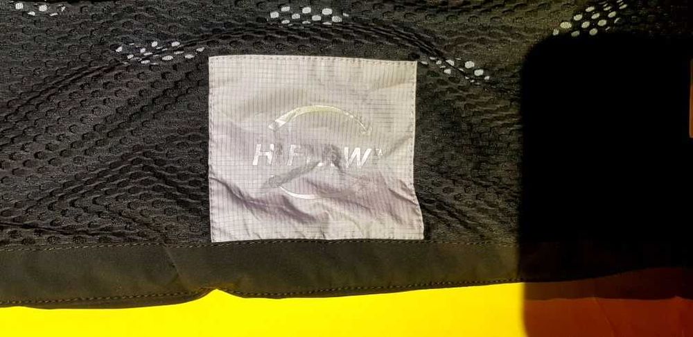 Продавам висок клас яке Helly Hansen ÆGIR Ocean Race Series (H2Flow™)