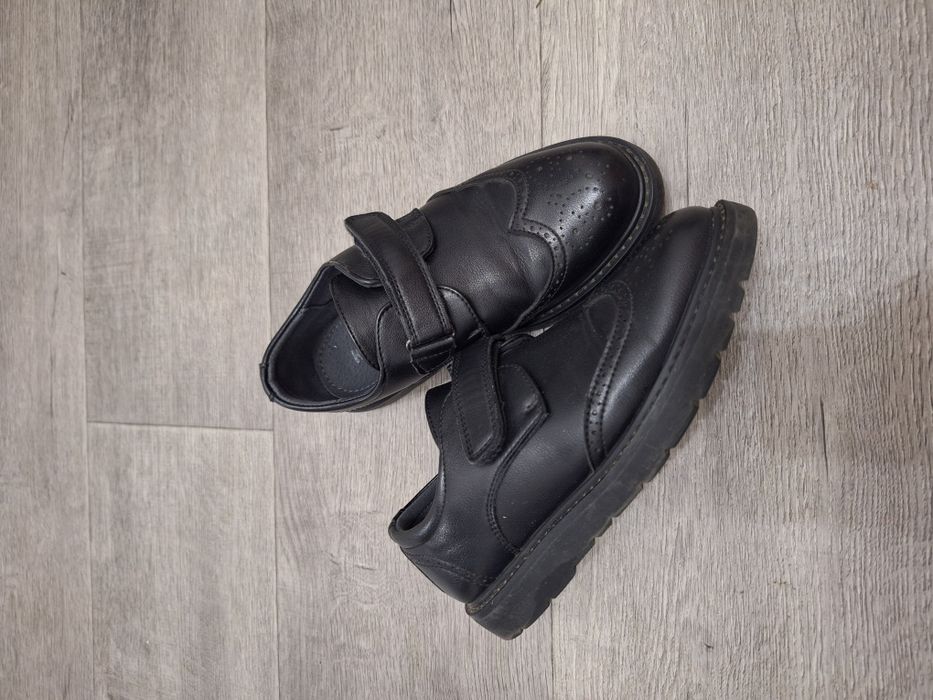 Продаю туфли для мальчика