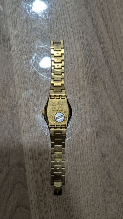 Продам оригинальные часы SWATCH вместе с прямоугольными