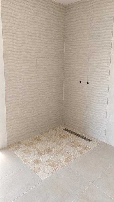 Situată în Viile Satu Mare, proprietatea beneficiază de un teren generos de 3.800 m²