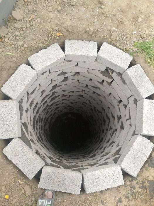 Ura qazish ishlarini olib boramiz.