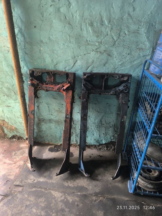 Продам запчасти на т40