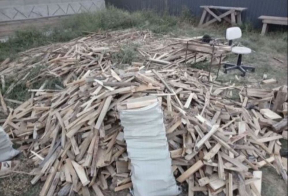 Дрова в мешках.