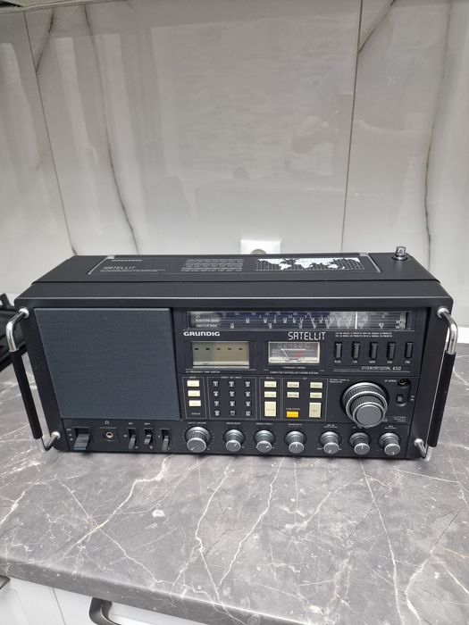 Radio Grundig Satellit 650 10-10