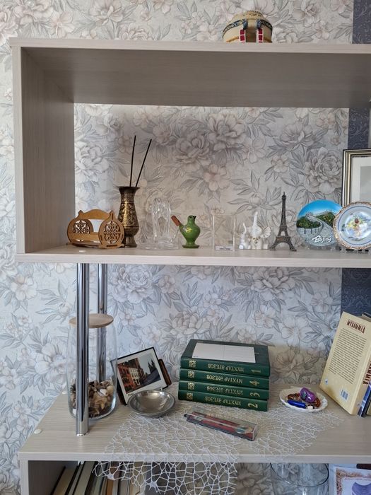 Продам книжнюю полку!