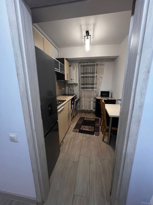Inchiriez apartament 2 camere decomandat