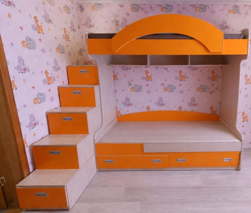 Продам двухъярусную кровать