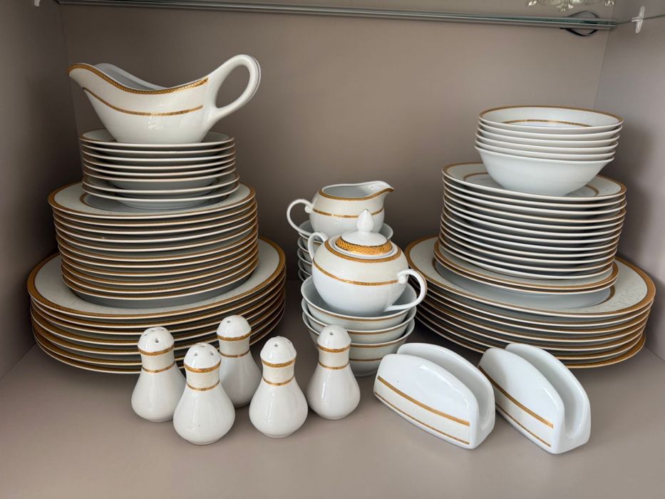 Ыдыстар сатылады.