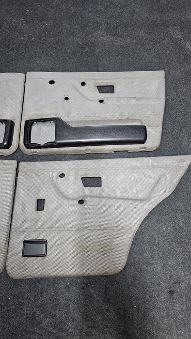 set fete de usi originale volkswagen golf 2 / jetta 2

stare buna 
mod