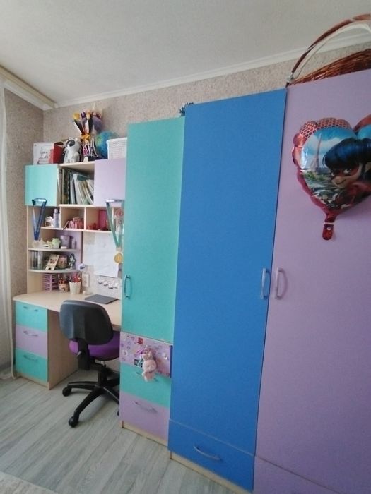 Продам детскую мебель для девочек
