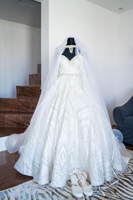 Vand rochie de mireasă ,curățata profesional mărime S-M