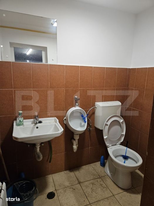 Spatiu comercial de vanzare, 89 mp, vitrina stradala, complet mobilat