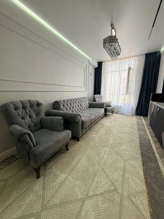 Продам диван и два кресло