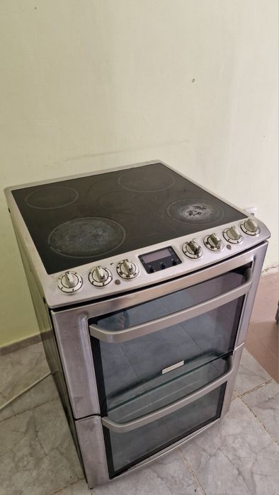 Electrolux електрическа печка – 4 котлона и 2 фурни, 60 см