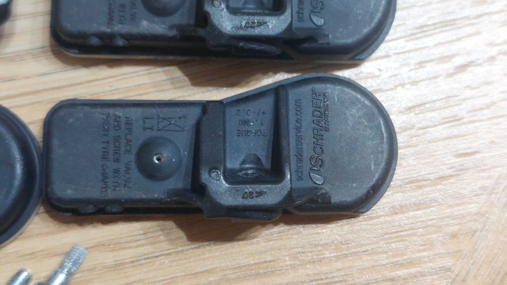 Датчици за налягане в гумите TPMS за Рено Renault Е24 10R 041328