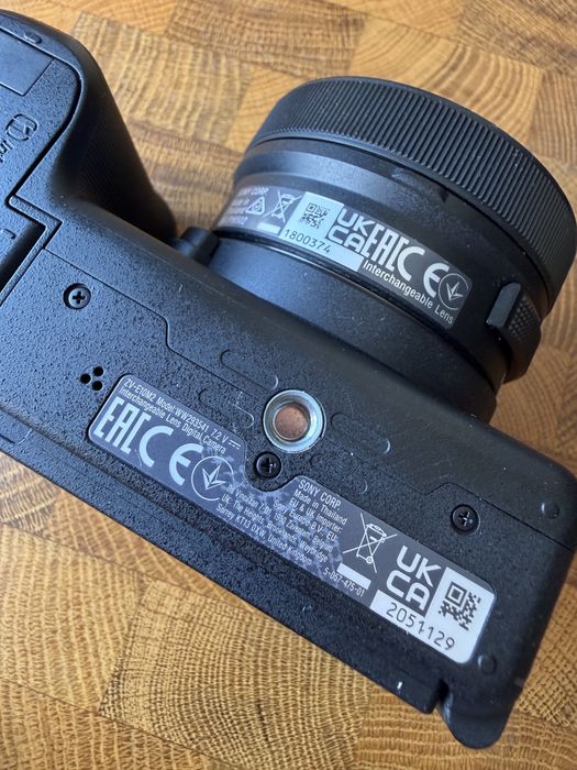 Sony ZV-E10 ll .