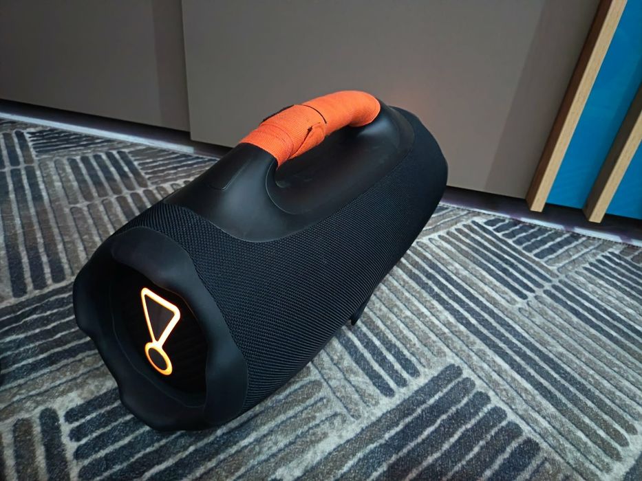 Jbl boombox 4 perfect,super bass