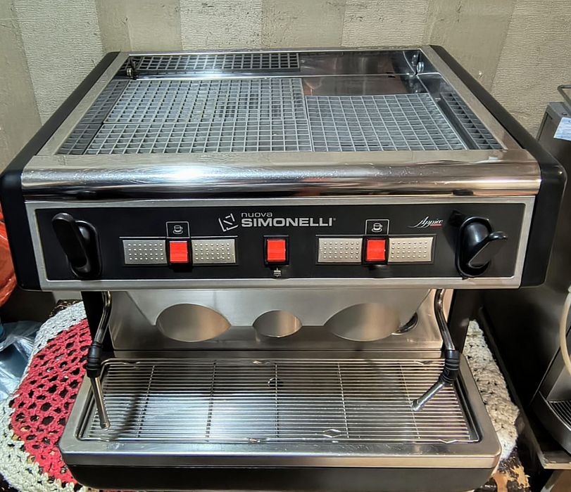 Профессиональная Кофемашина Nuova Simonelli