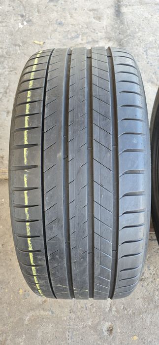 2 anvelope vara Michelin 275/50/19.Pretul este pe bucata