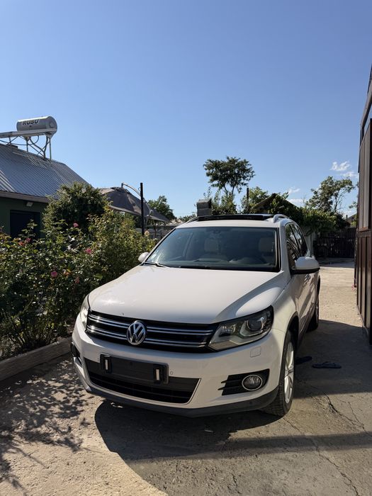 Volkswagen Tiguan Highline 2.0 TDI 140 CP DSG 4Motion | Panorama | Bi-Xenon | Park Assist