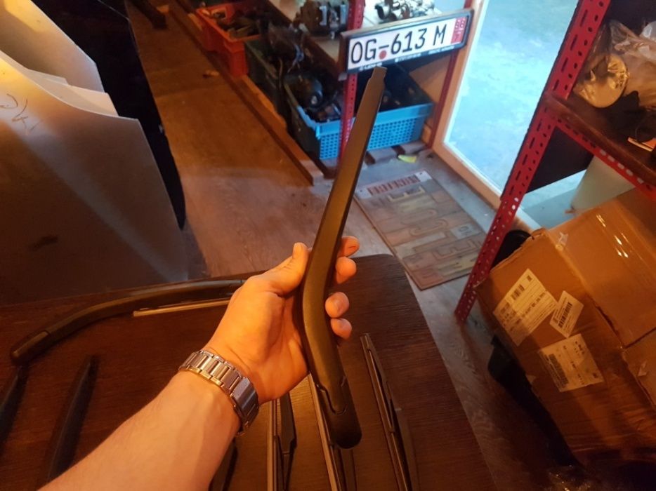 Задний дворник на Toyota Highlander