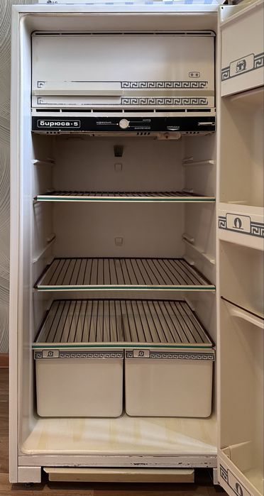 Холодильник Бирюса (рабочий, хорошо морозит)
