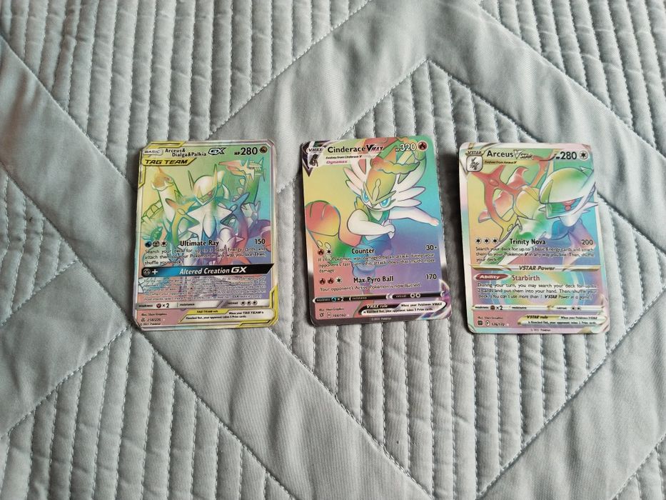 Продаются корточки понкимон