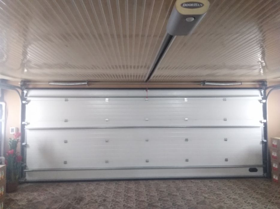 Смазка ремонт регулировка наладка починка секционых и ролетных ворот