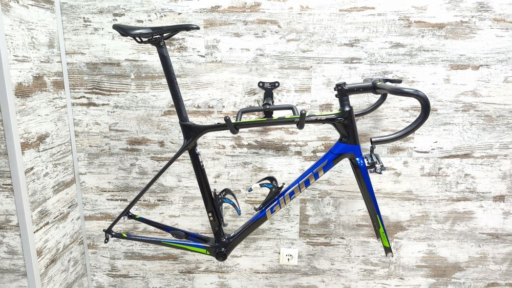 Карбонова шосейна рамка с дефект на колчето Giant TCR 1  Rim | ML