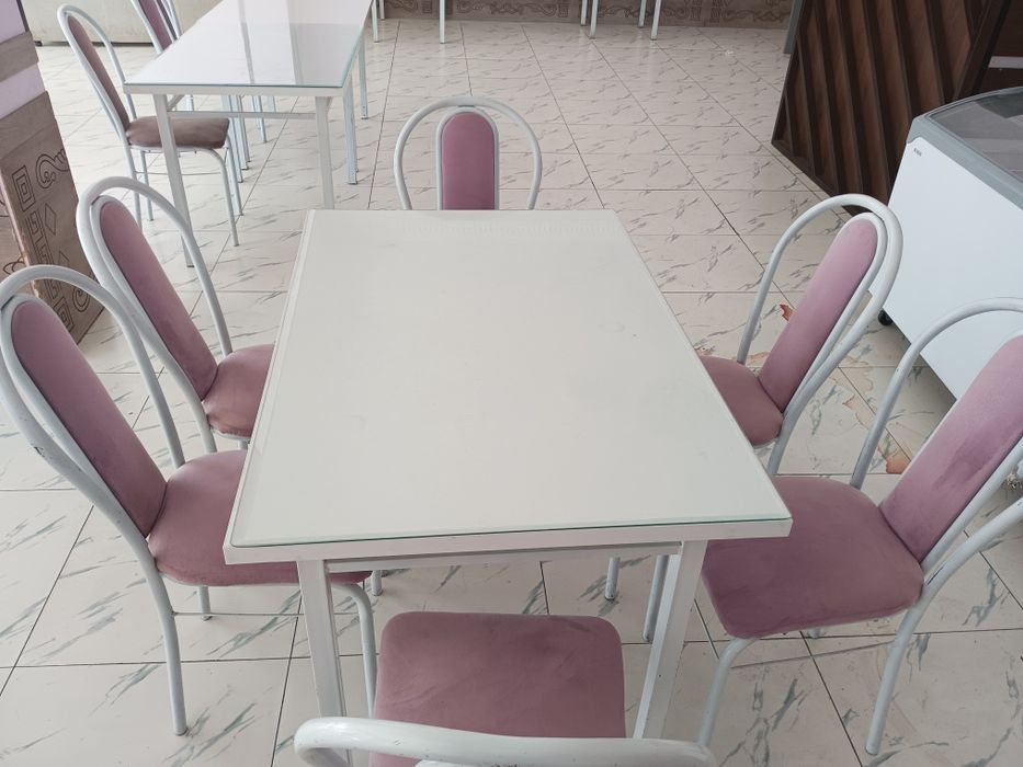 6 kishilik stol stullar sotiladi