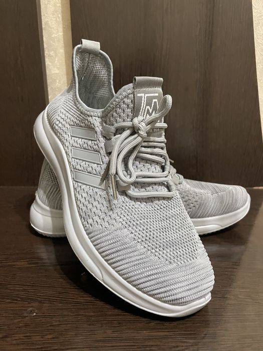 Кроссовки летнее