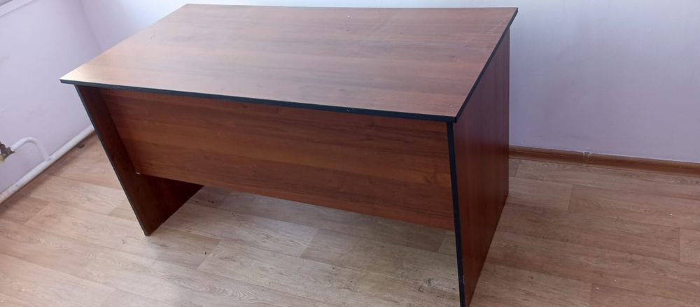 Срочно продам стол