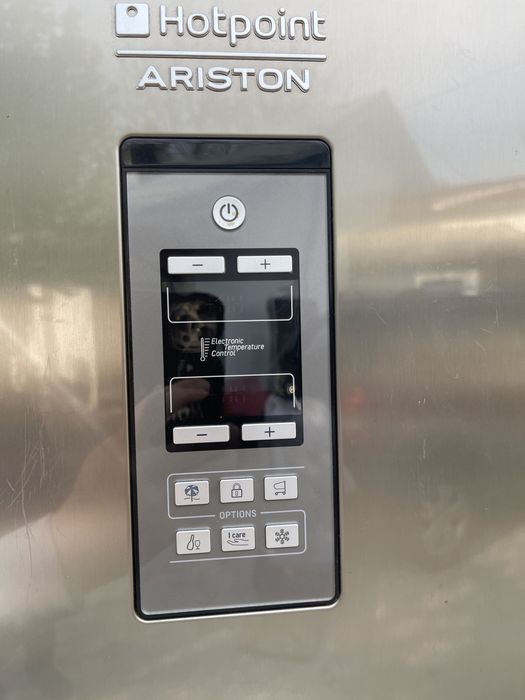 Vand frigider Ariston Hotpoint
