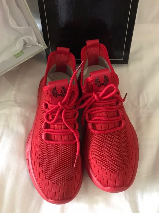 Кроссовки 41 р красные