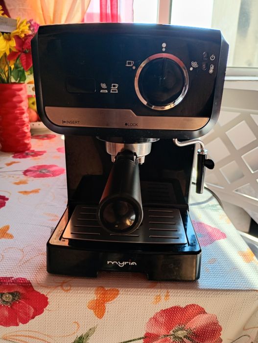 Vând aparat de cafea Myria